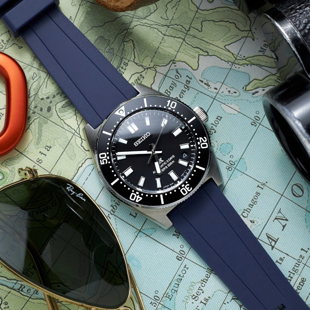 Gerades FKM Kautschukarmband – Universelle Passform – Dunkel Blau (20mm / 22mm / 24mm) - Helvetus DE