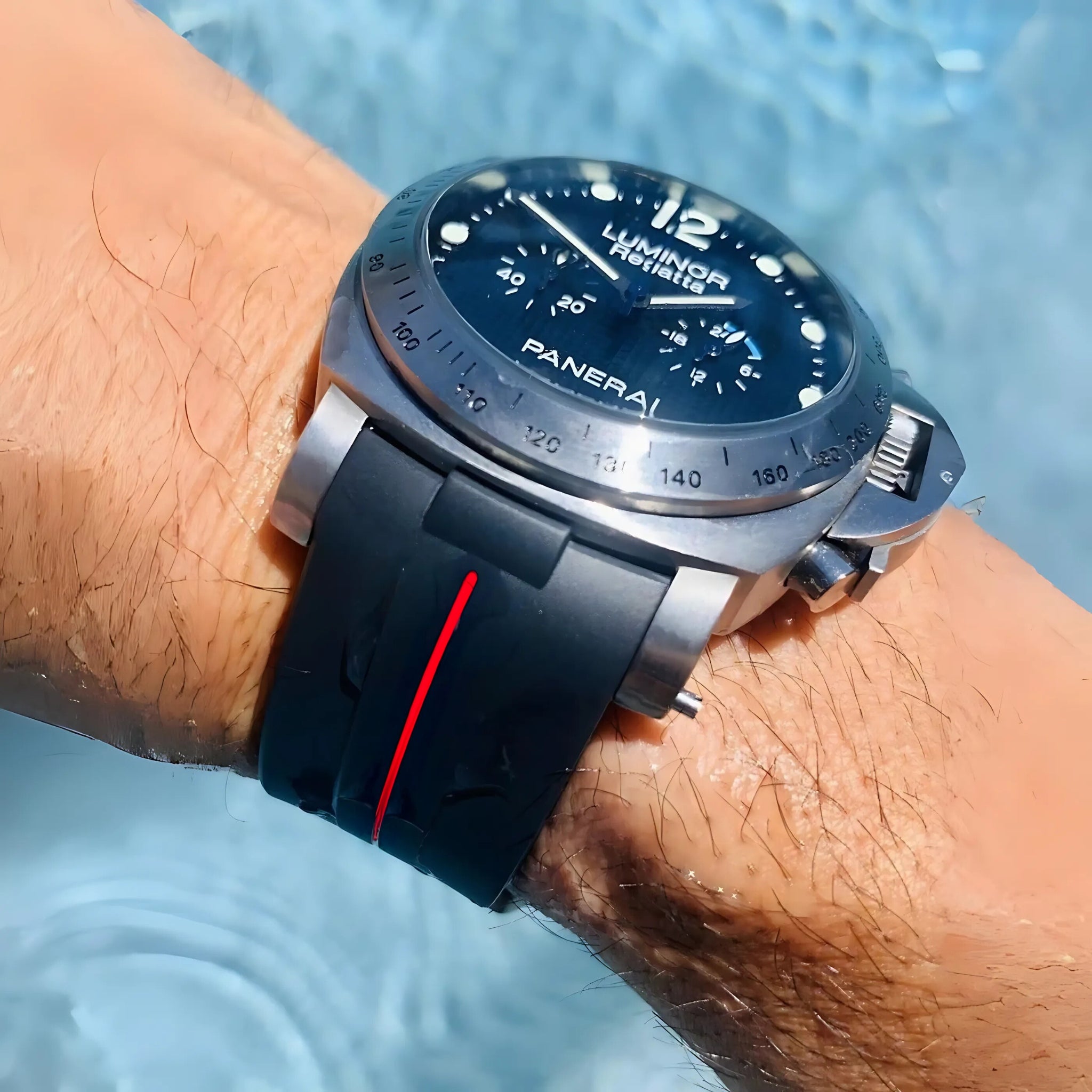 Geschwungenes Kautschukarmband – Für Panerai Luminor 44mm – Schwarz/Rot | LuxLine® - Helvetus DE