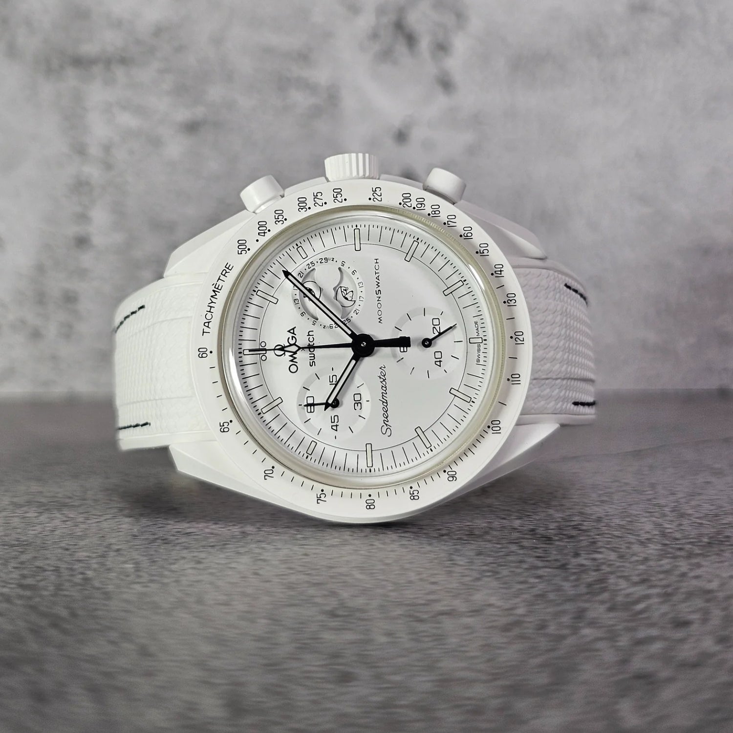 Kautschukarmband – Für Mission to the Moonphase – Snoopy | Omega X Swatch | MoonSwatch – Weiß mit Schwarz - Helvetus DE