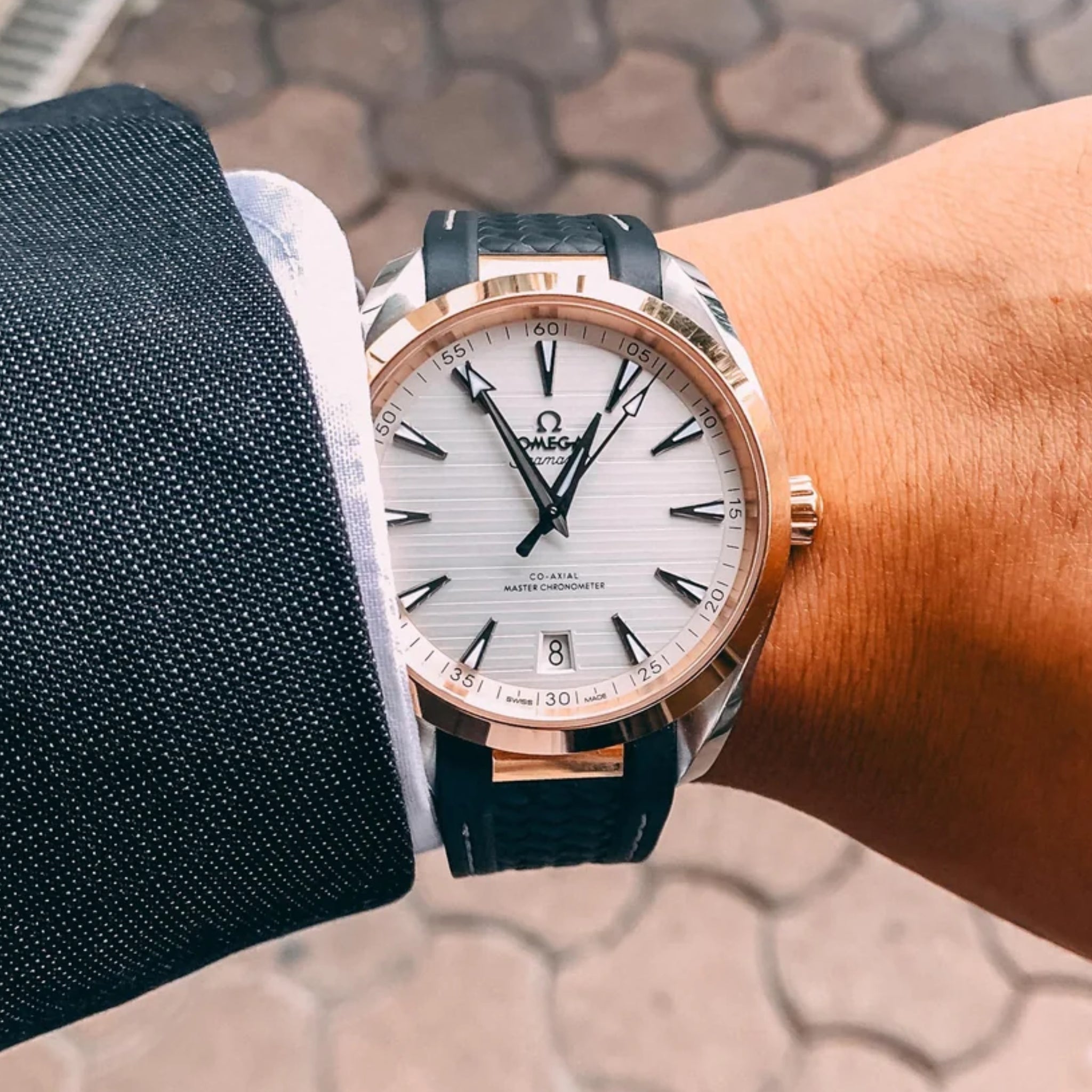 Kautschukarmband – Für Omega Seamaster Aqua Terra 300 / 150m – Schwarz/Weiß - Helvetus DE