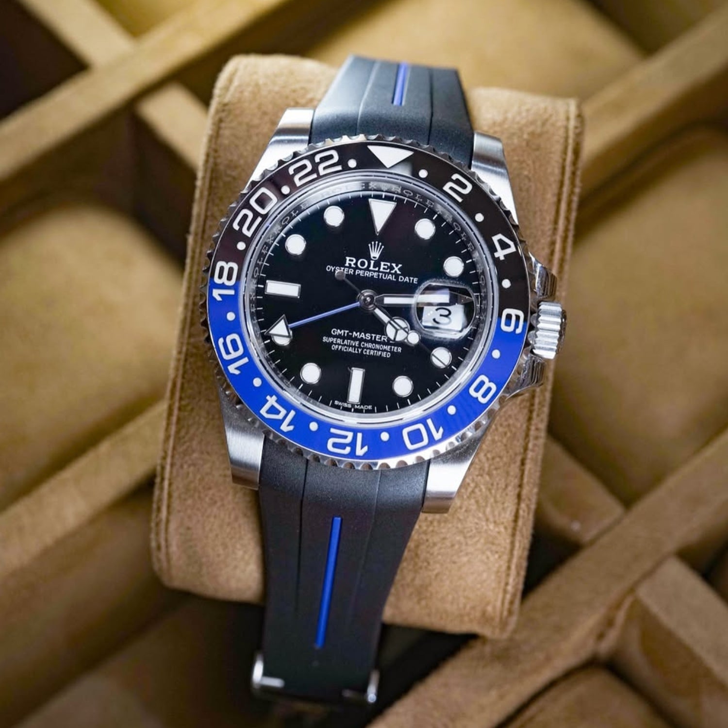 Faltschliessen Kautschukarmband für Rolex GMT - Master II in Schwarz mit Blauer Linie | LuxLine® - Helvetus DE