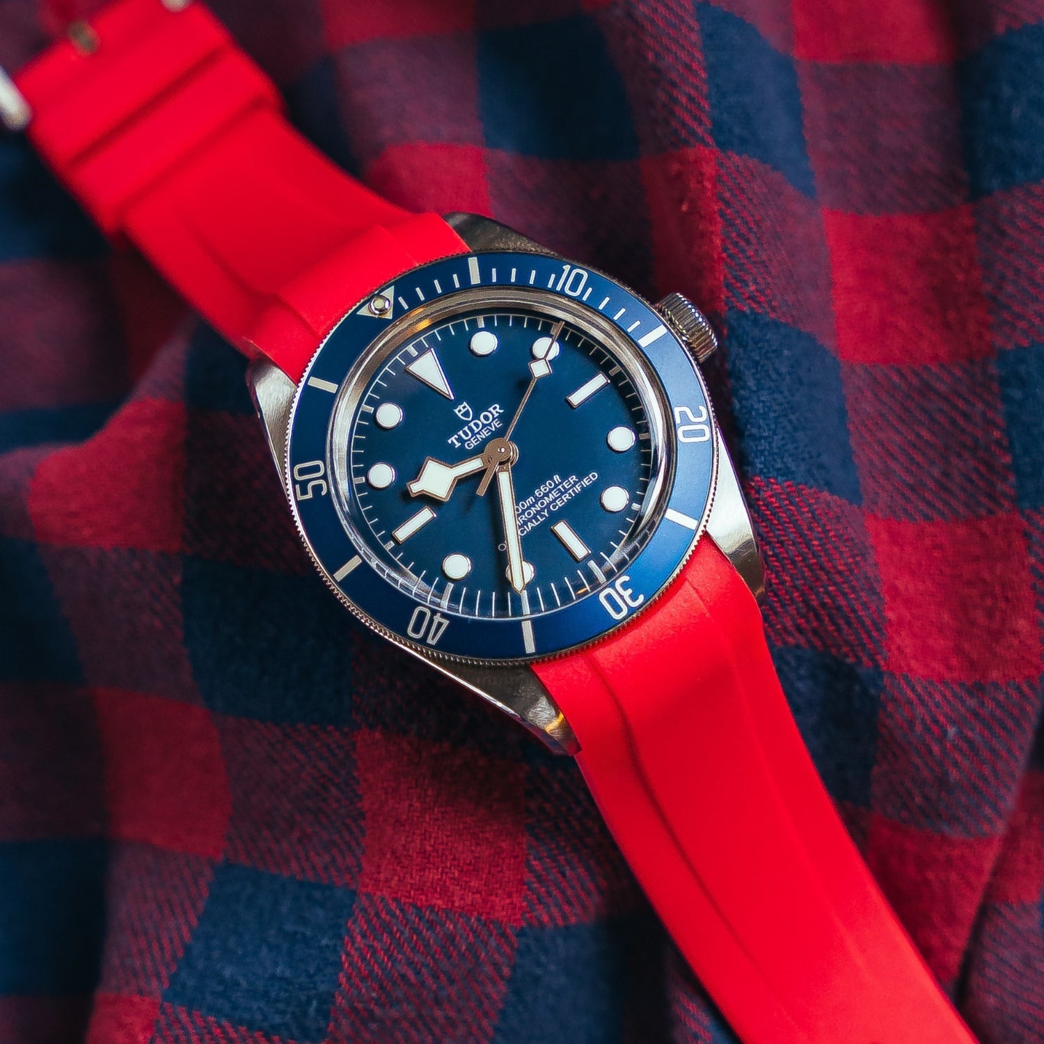 Kautschukarmband - Für alle Tudor Black Bay Modelle - Rot - Helvetus DE