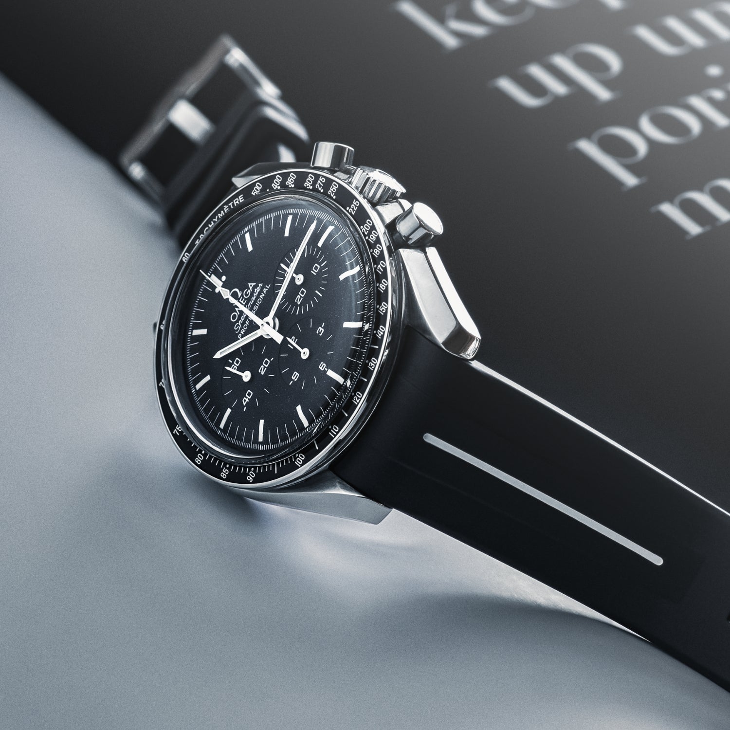 Kautschukarmband – Für Omega Speedmaster – LuxLine® - Schwarz/Weiss - Helvetus DE