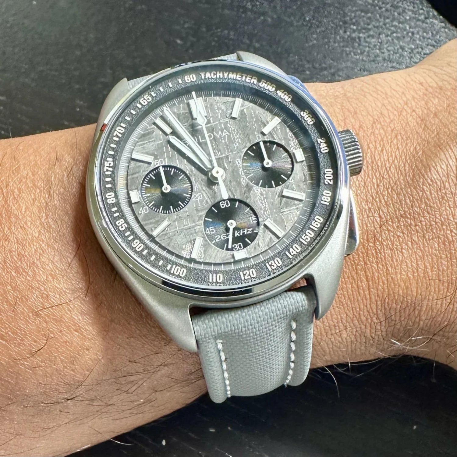 Sailcloth FKM Kautschuk Armband – Grau/Weiss – MarinerTex™ von Helvetus® - Helvetus DE