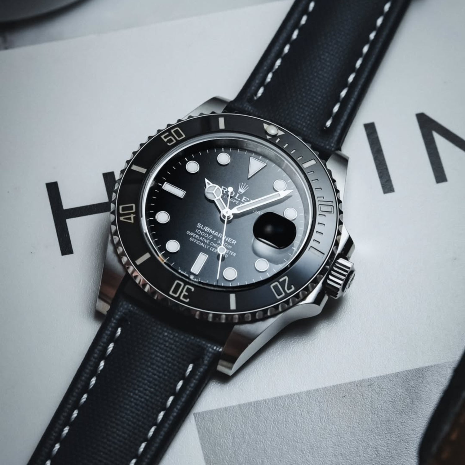 Sailcloth FKM Kautschuk Armband – Schwarz/Weiss – MarinerTex™ von Helvetus® - Helvetus DE